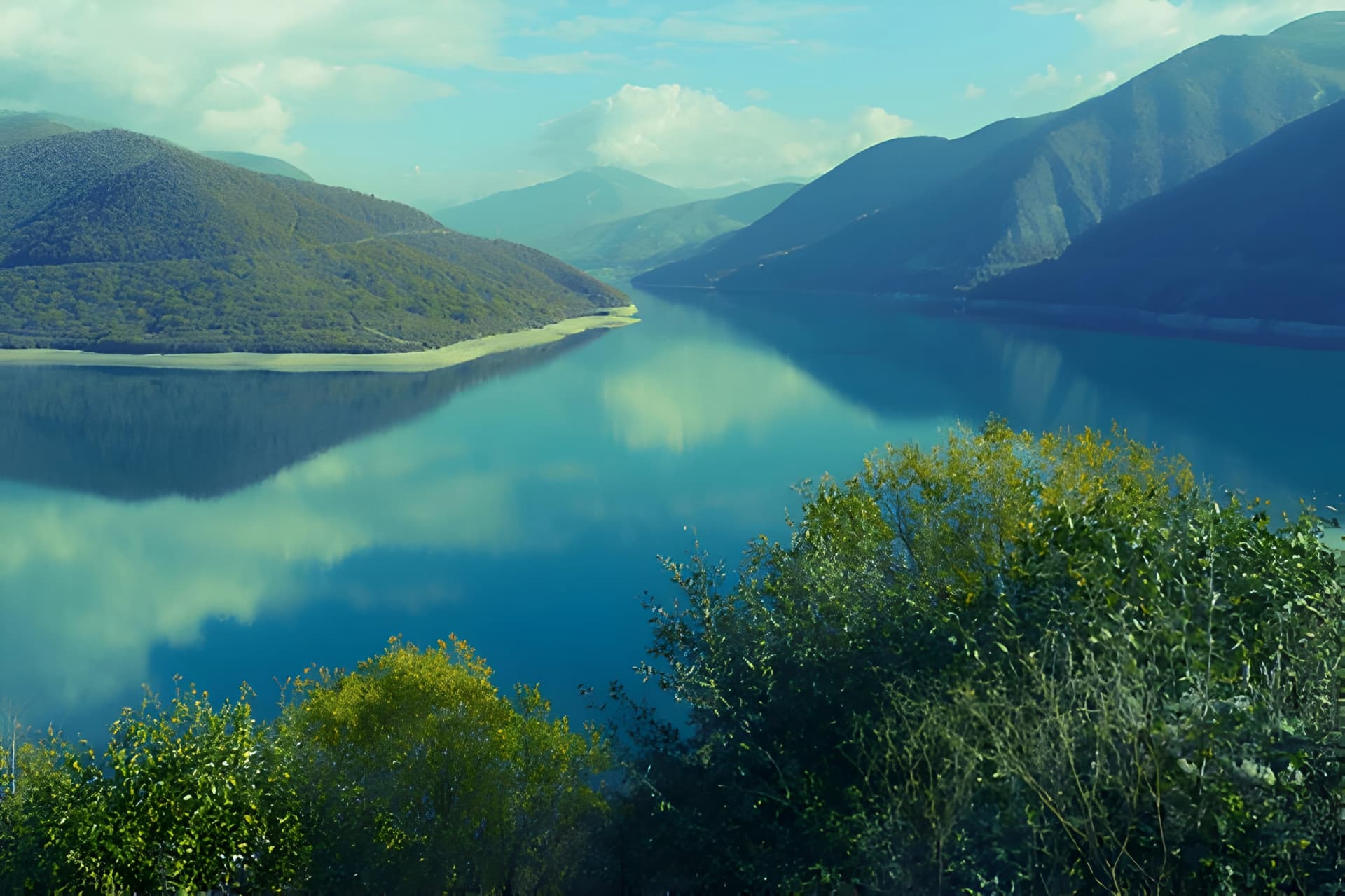 Kazbegi Full-Day Ananuri Fortress & Gergeti Monastery Tour image 7
